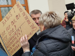 Prezidentský kandidát Babiš dorazil do Liberce. Čekali na něj příznivci i odpůrci