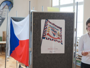 Studentské volby ovládl Petr Pavel. Největší podporu měl v Libereckém a Jihočeském kraji