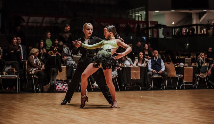 Překvapením bylo 4. místo v kategorii Junior 1 pro pár Stella Žďánská a Šimon Bílý.