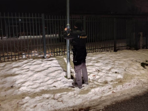 Policie prověřuje už tři případy otravy ve Vratislavicích. Rozmístila varovné letáky