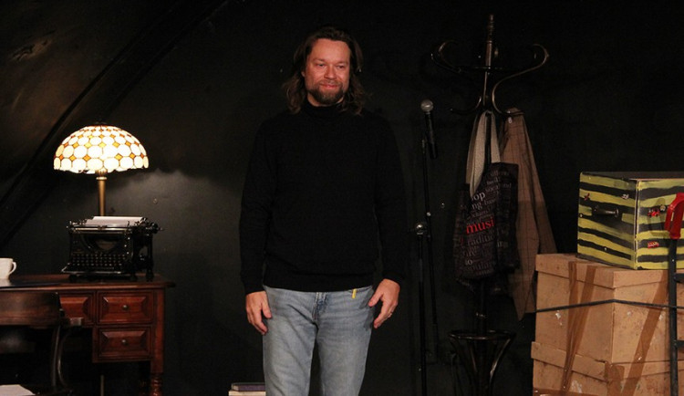 Richard Krajčo se v jabloneckém divadle představí v horké premiéře Všechny báječný věci