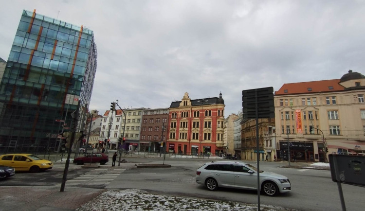 Provoz na Šaldově náměstí bude muset být upraven.