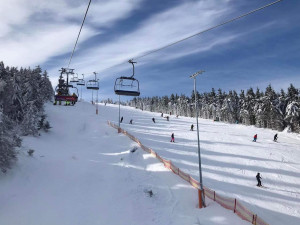 Podmínky k lyžování jsou na horách v Libereckém kraji ideální