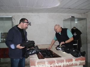 Odborníci národního muzea zkoumají ostatky „českodubské šlechtičny“