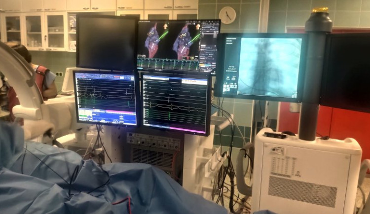 Lékaři v Brně pomáhají dětem se srdeční arytmií. Dostali nový přístroj