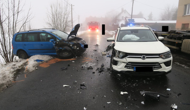 Srážku aut zavinil mikrospánek.