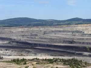 Polsko povolilo těžbu v dole Turów na dalších 22 let. Odtok vody z Česka neřeší, tvrdí aktivisté