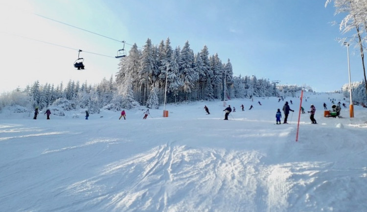 Na Ještědu zima v plné kráse. Pokračuje i prodej skipasů za výhodné ceny.