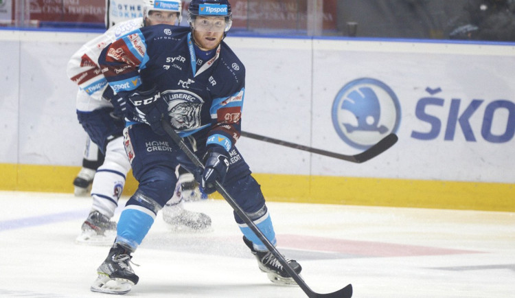 Flynna při rozhovoru vytočil sprostý fanoušek. Plzeň zkur… reagoval liberecký hráč