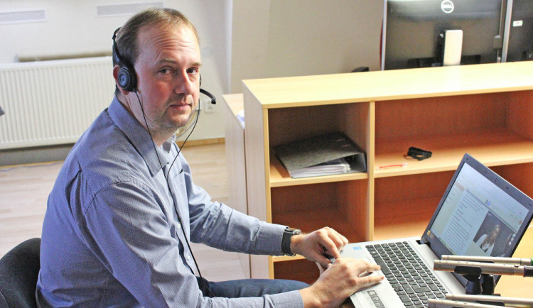 »Ke zvyšování přesnosti přispívá lepší architektura neuronových sítí,« říká Petr Červa z Laboratoře počítačového zpracování řeči na FM TUL, jež spolupracuje s Newton Technologies.