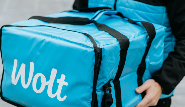 Wolt nově rozváží jídlo i po Jablonci. První dva týdny potěší dopravou zdarma