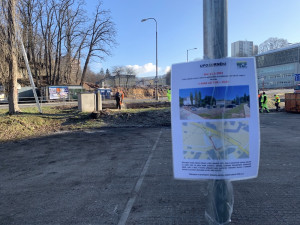 Připravovaná rekonstrukce Sokolské začala kácením. Stavbu chce město zahájit v létě