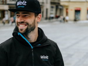  Wolt nově rozváží jídlo i po Jablonci. První dva týdny potěší dopravou zdarma