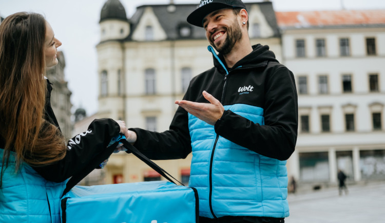  Wolt nově rozváží jídlo i po Jablonci. První dva týdny potěší dopravou zdarma