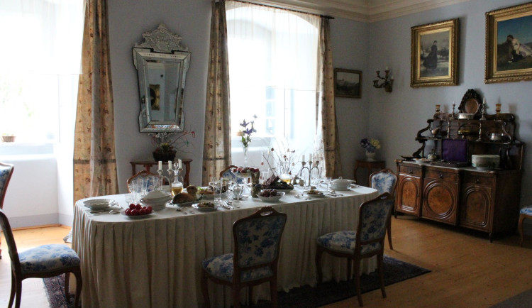 Velikonočně nazdobený interiér Lemberka. 