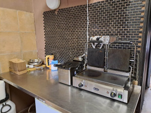 Pizzerie, kterou zavřela inspekce, opět funguje. Majitel chce podat trestní oznámení