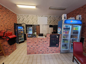 Pizzerie, kterou zavřela inspekce, opět funguje. Majitel chce podat trestní oznámení