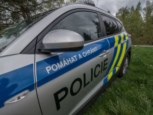 Kriminalisté zadrželi dva muže, kteří v České Lípě přepadli vozíčkáře