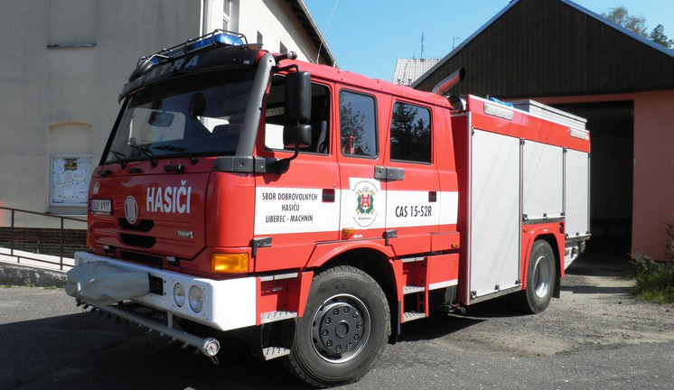 Dobrovolní hasiči z Machnína čelí útokům.