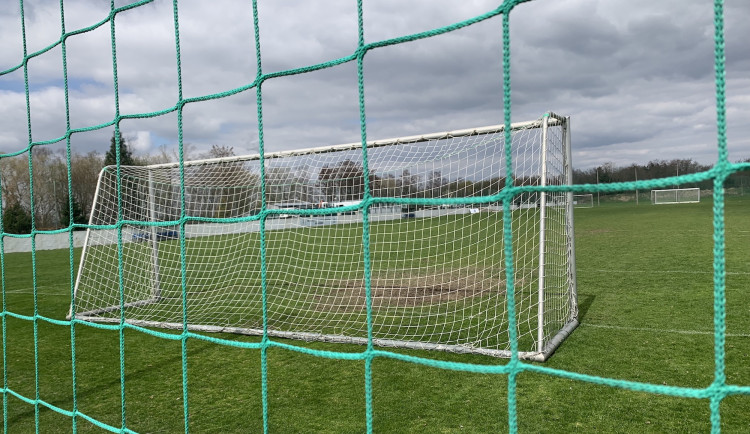 Fotbalový areál v pasti? Rozvoji Složiště brání smlouva, tvrdí politici