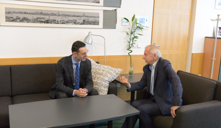 Ombudsmana loni zaneprázdnila očkovací vyhláška i ukrajinští uprchlíci