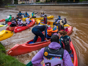 Vodácká sezóna odstartovala. Zahájilo ji slavnostní Odemykání Jizery
