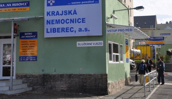 Vjezd do nemocnice u bufetu byl uzavřen.