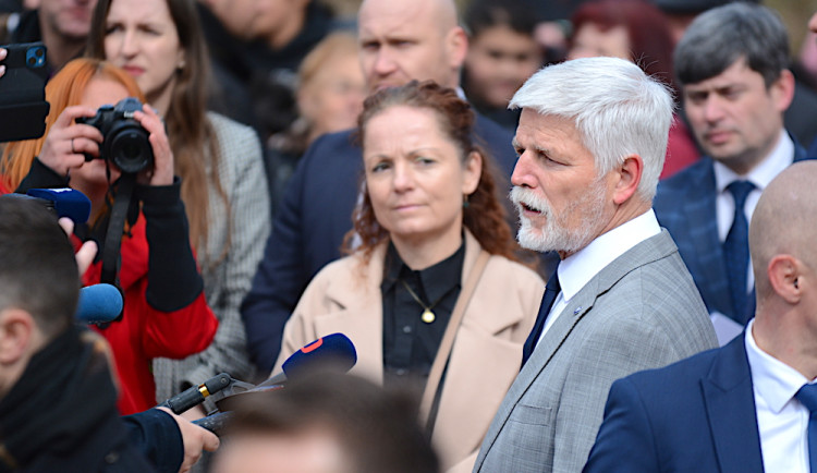 Ruští představitelé řekli mnoho lží, nemá smysl Lavrova komentovat, řekl při návštěvě Libereckého kraje prezident Pavel