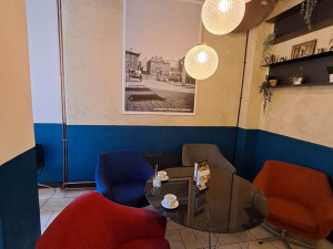 Industriální bar s výhledem na pulsující centrum vrátí hosty do minulosti