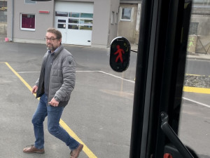 První v Česku. Systém hlídá slepý úhel, řidiče autobusu v Liberci upozorní na blížící se chodce a cyklisty