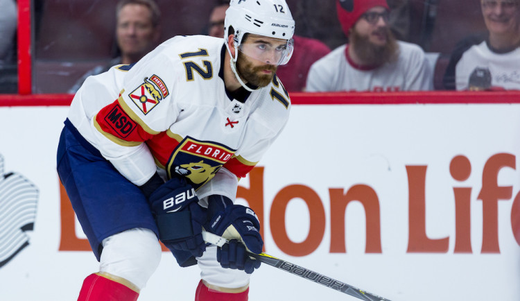 McCoshen odehrál 60 utkání v NHL za Floridu.