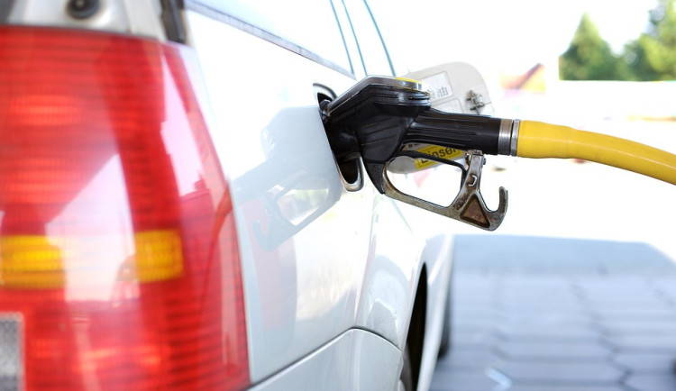 Ceny pohonných hmot na Vysočině opět klesly. Nafta je nejlevnější od září 2021
