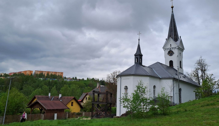 Kostel v Harcově.