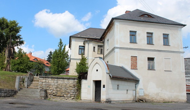 Rekonstrukce Johanitské komendy v Českém Dubu by mohla začít v srpnu