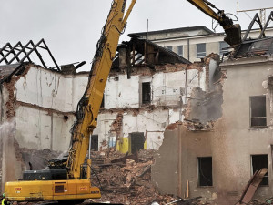 Nemocnice přišla kvůli výstavbě urgentního centra o nejstarší budovu