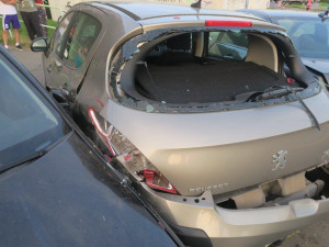 Nezvládl řízení a naboural zaparkovaná auta. Nadýchal skoro čtyři promile