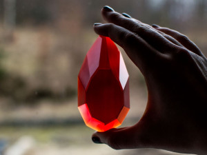 Do Křišťálového údolí cestující lákají nové skleněné autobusové zastávky