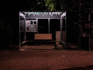 Světový unikát v Kamenickém Šenově. Město se chlubí dalšími skleněnými zastávkami