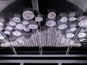 Světový unikát v Kamenickém Šenově. Město se chlubí dalšími skleněnými zastávkami