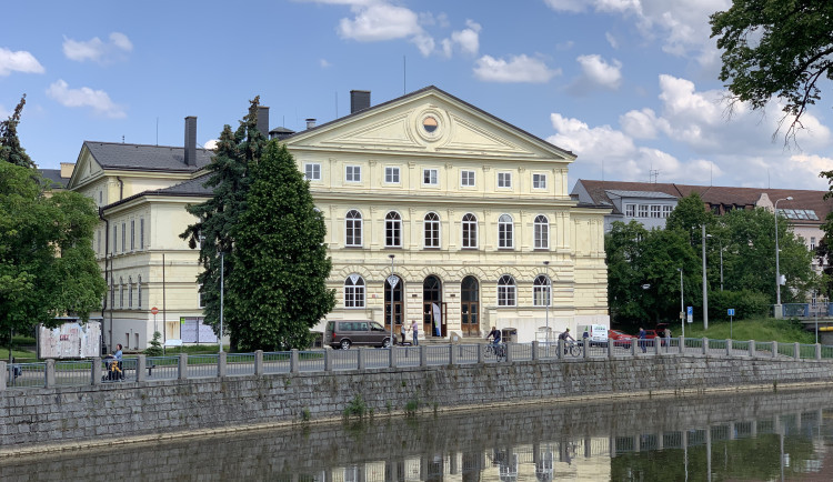 Začala oprava Slavie za půl miliardy korun. Na rok uzavře cyklostezku