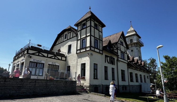 Hotel Petřín v Jablonci nad Nisou.