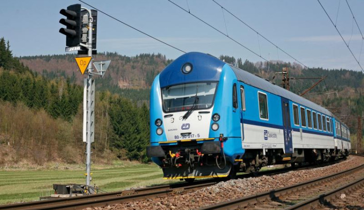 V Brně nabraly zpoždění vlaky. Na trati zemřel člověk