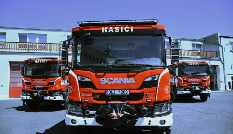 Nové cisterny Hasičského záchranného sboru Libereckého kraje.