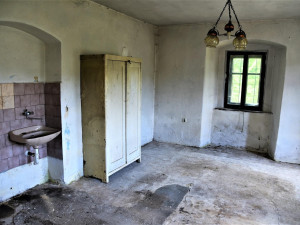 Kostel a okolní areál v Žibřidicích obec a dobrovolníci probouzí k životu