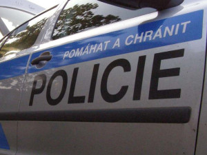 Policie hledá svědky nehody, při níž havaroval podnapilý řidič v Machníně