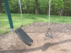 Dětská hřiště v Liberci terčem vandalů. Kontaktuje strážníky, prosí radnice
