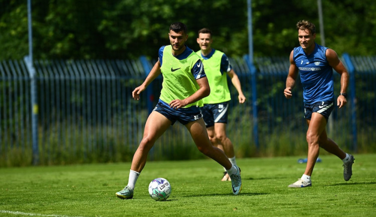 Útočníci ze Slavie a Bosny, s týmem se připravuje Chaluš. Slovan začal přípravu i s několika změnami v kádru