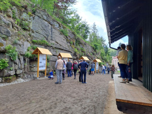 V Janově dokončili rekonstrukci bývalého překladiště tramvají