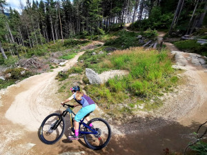 Užijte si zábavu na kole, rozhledy i přírodu na Tanvaldském Špičáku