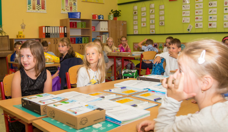 Žáci z Ukrajiny nejsou v Česku dost adaptovaní. Chybí učitelé češtiny pro cizince, zjistili odborníci